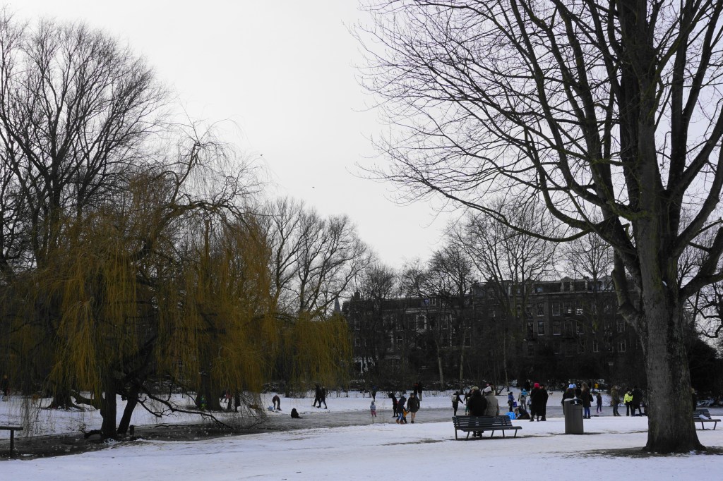 Sarphatipark в Деня на влюбените. (Снимка: Mokum.bg)