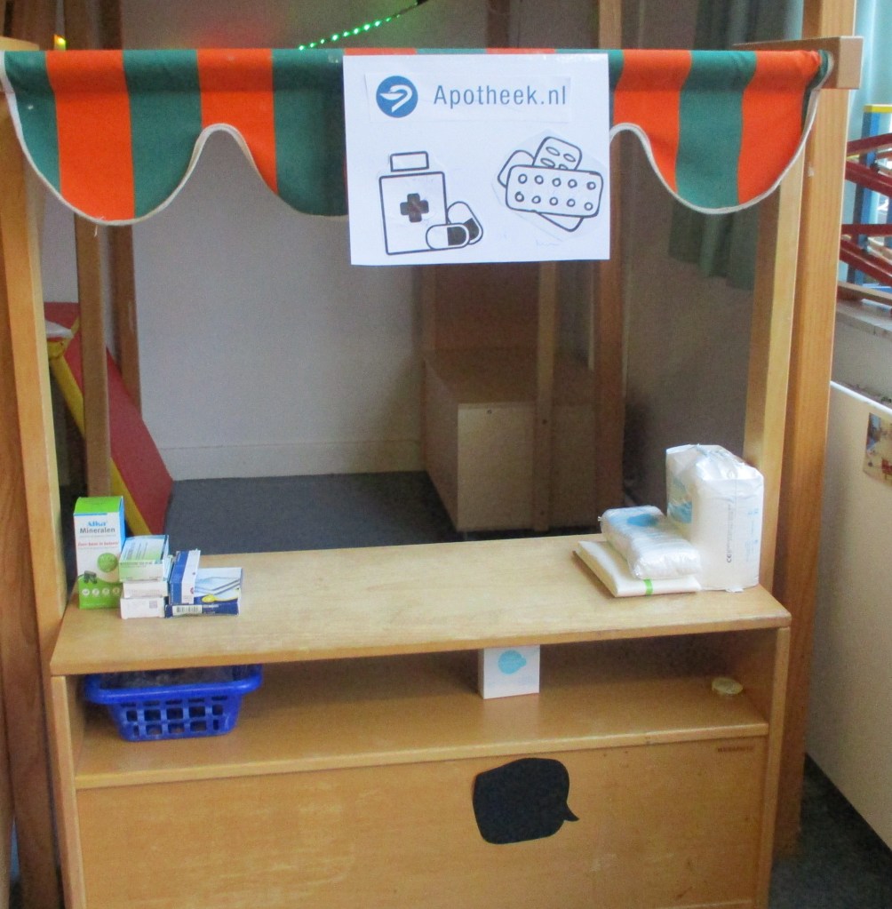 "Аптека" в предучилищната група.