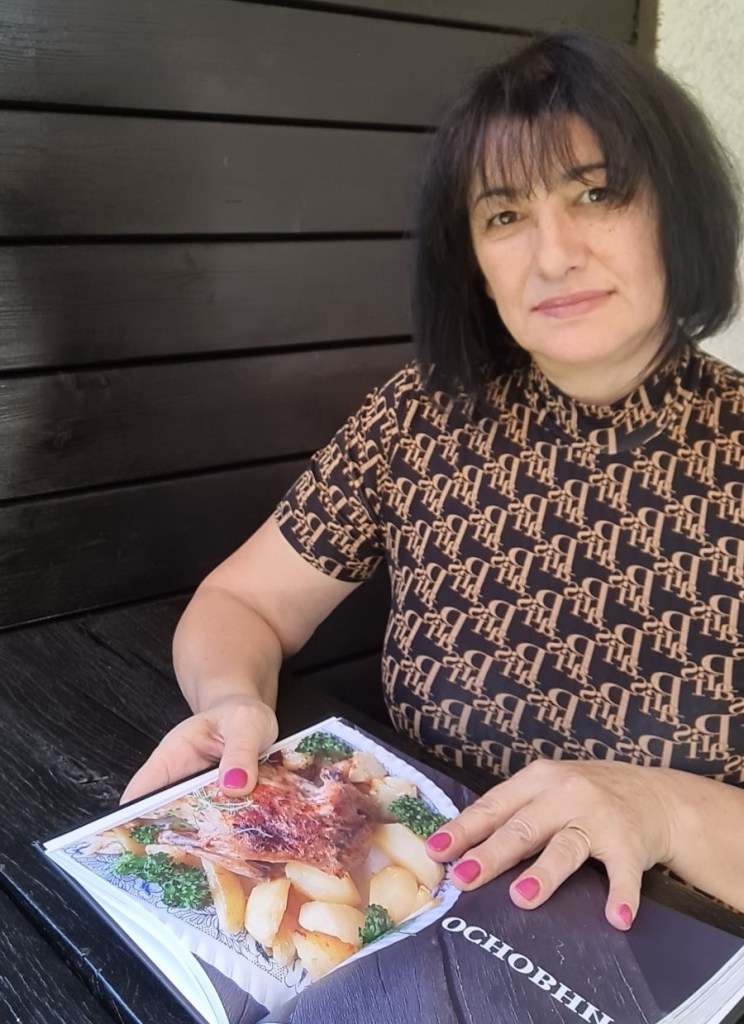 Петя Аргирова и книгата ѝ "Ухае на... България"