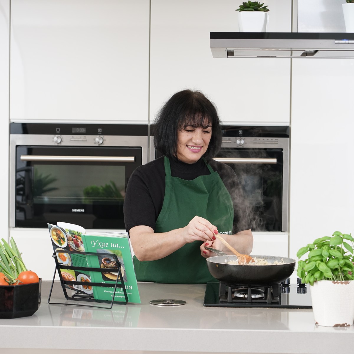 Купете „Ухае на… България“ директно от автора!