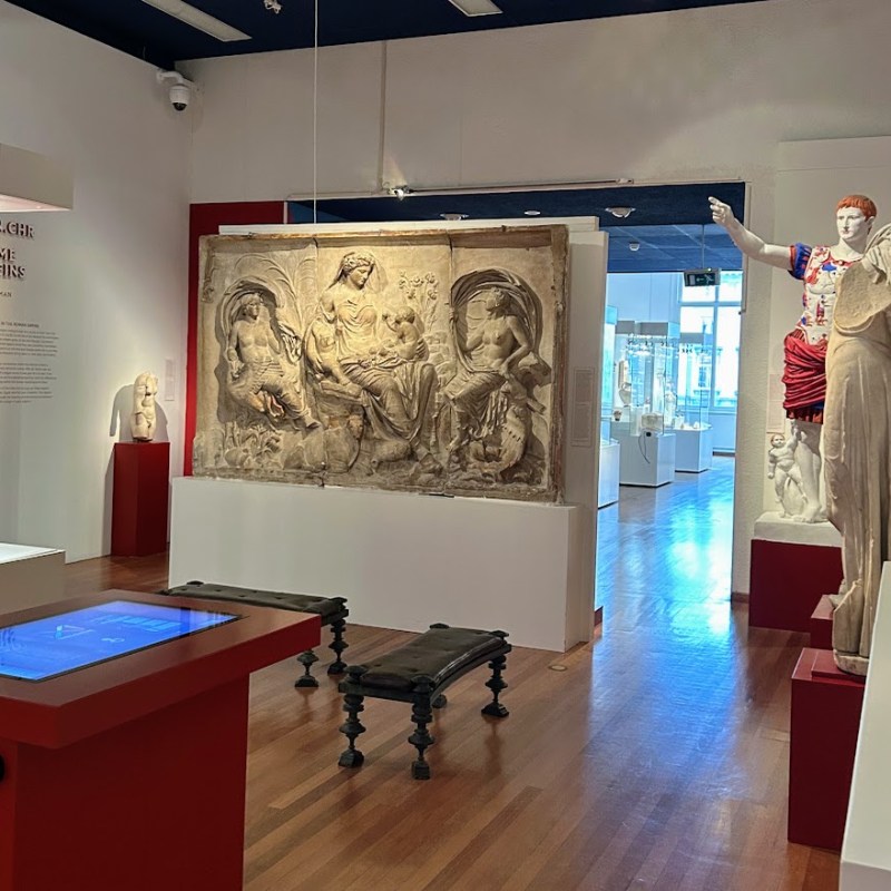 Почивка от тълпите: музеят Allard Pierson (Амстердам)